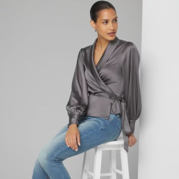 *NEW* White House Black Market Wrap Blouse - size 4P - Picture 1 of 7